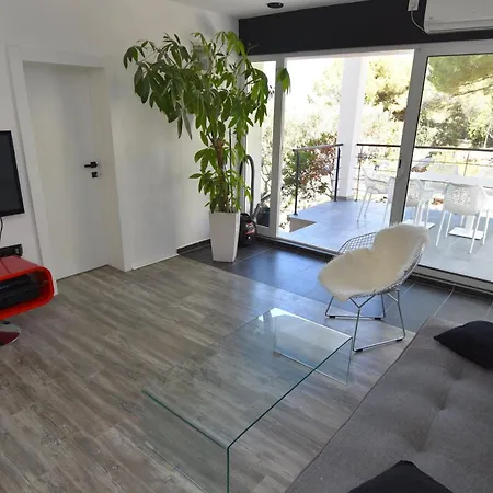 Marko With Sea View Apartment *